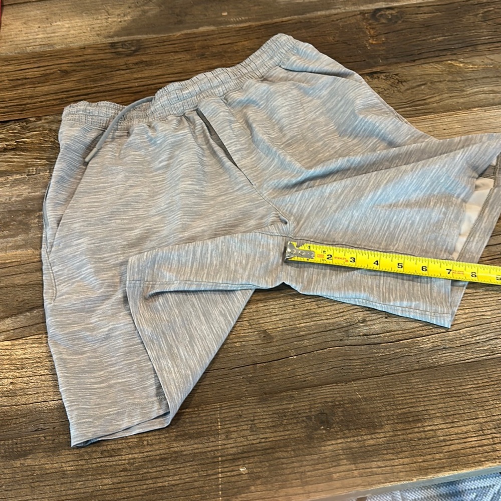 LuLulemon men’s Pace Breaker Linerless 7” Short Size M